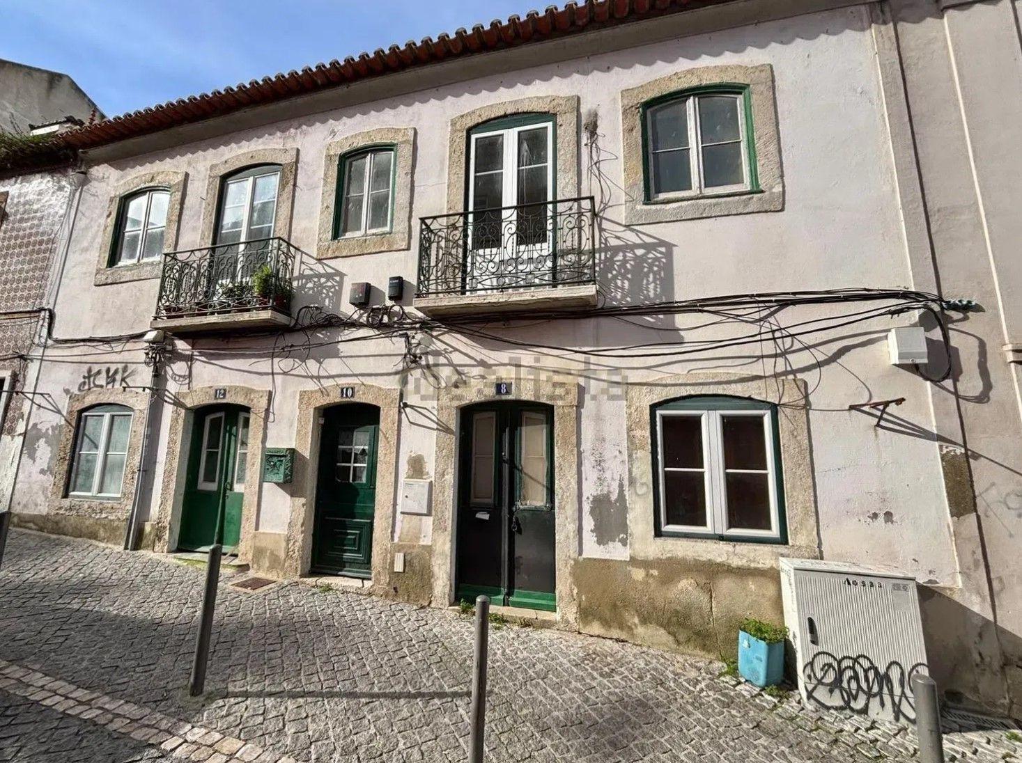Prédio para remodelação - Cacilhas - Image 1